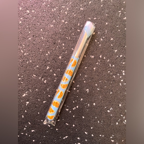 SLMISSGLAM | Orange Concealer Brush - Picture 4 of 6